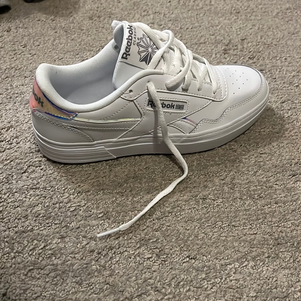 Womens Reebok sneaker with iridescent detail - size 7 1/2 - NWT